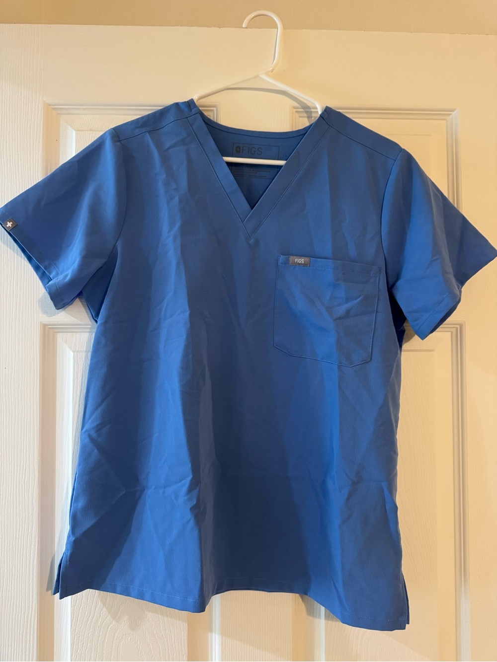 Figs Short-Sleeve V-Neck Scrub Top in Ceil Blue